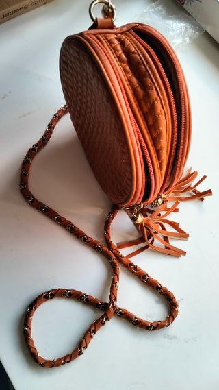 2 bolsos bandolera: beige y marrón