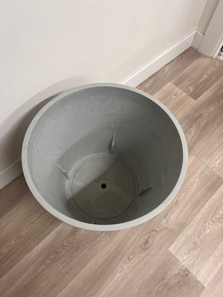 Macetero resina gris - 50cm