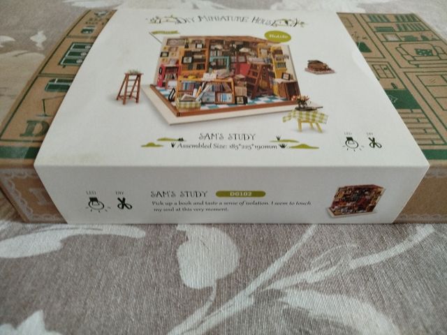 Casa in miniatura fai-da-te Sam's Study