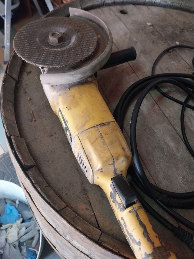 Amoladora Dewalt DW840-QS 180mm