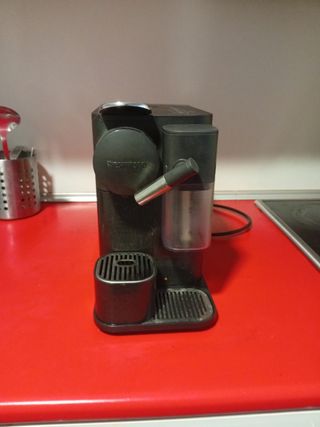 Cafetera Nespresso Lattissima One