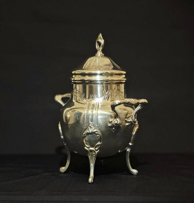 Set da tè in argento: caffettiera e zuccheriera