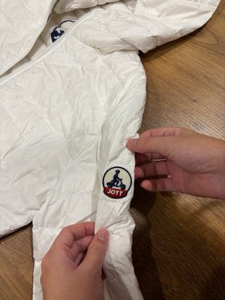 Chaqueta JOTT blanca - Pluma ligera