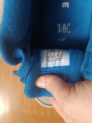 Zapatillas Converse grises y azules
