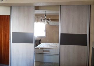 Armario 3 puertas correderas blanco-gris