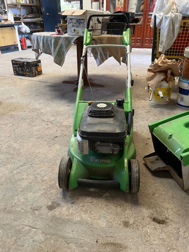 Cortacésped Viking - Motor de gasolina