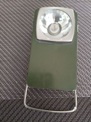 Linterna de mano antigua