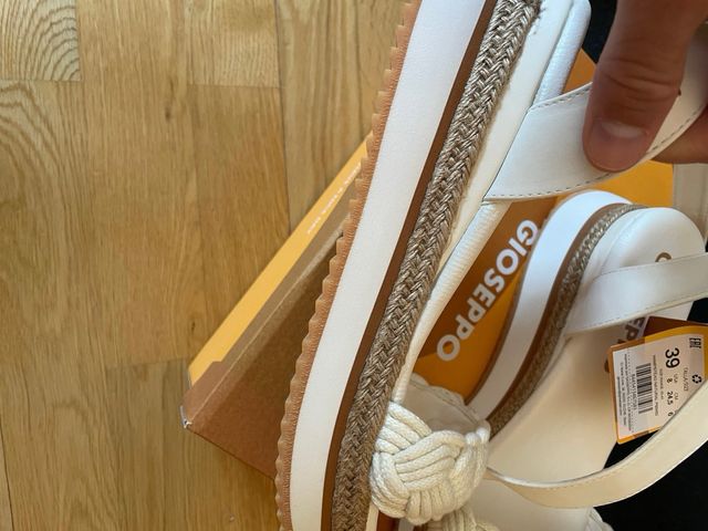 Sandalias Gioseppo blancas plataforma 39