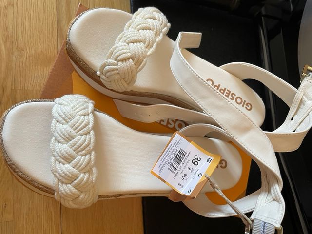 Sandalias Gioseppo blancas plataforma 39
