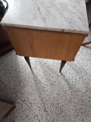 Mesita de noche mármol-madera