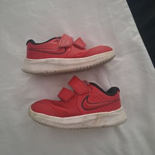 Zapatillas Nike niño - rojas y azules