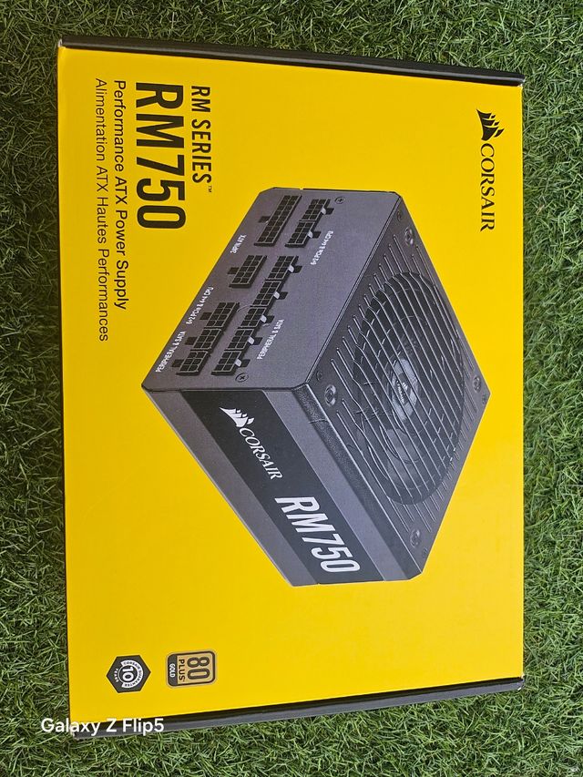 Corsair RM750 - Fuente 750W