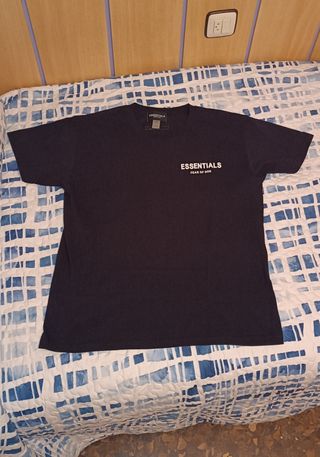 Camiseta Essentials Fear of God negra