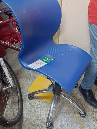 Silla oficina giratoria azul