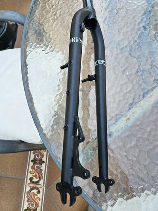 Horquilla bici Darkrock-CM5.
GANGA NUEVA.