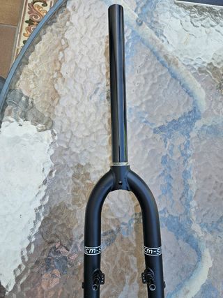 Horquilla bici Darkrock-CM5.
GANGA NUEVA.