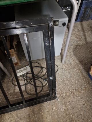 Reja metálica abatible 