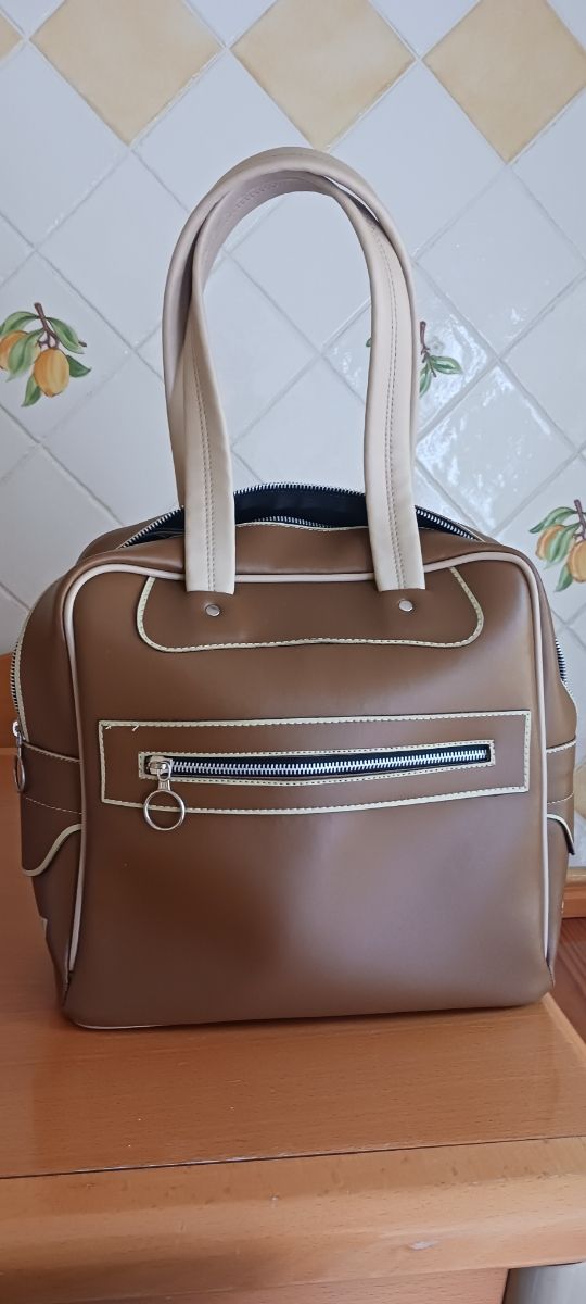 Bolso Mustang, deportivo, vintage.