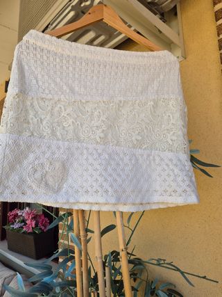 Falda blanca Desigual