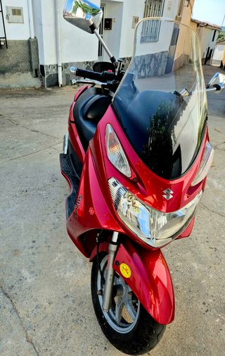 Burgman 125 Executive. Muy pocos km
