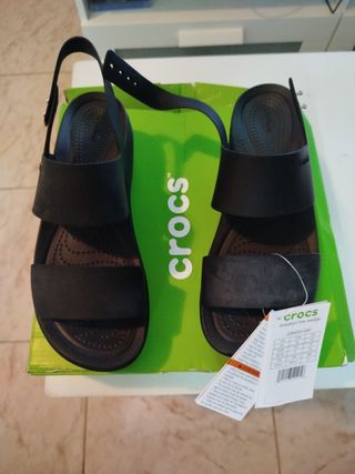 Sandalias Crocs Brooklyn Wedge negras