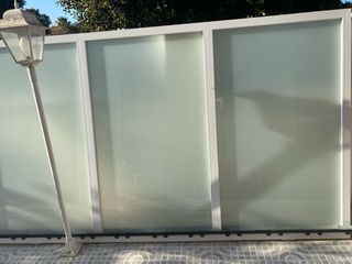 Puerta de garaje  
Corredera cristal 3 hojas