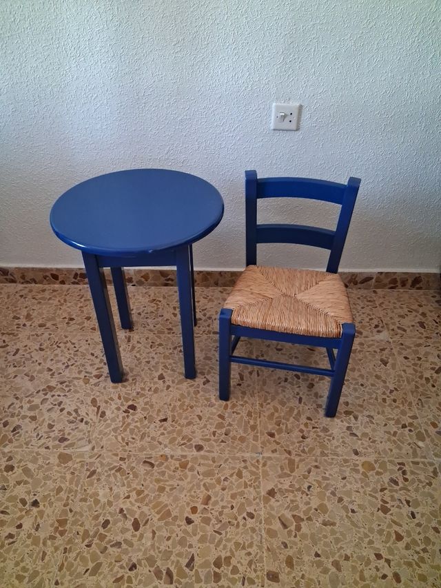 Mesa y silla niño -madera maciza-