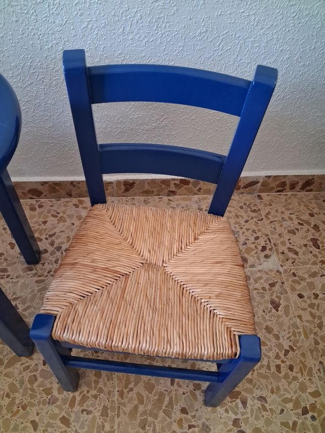 Mesa y silla niño -madera maciza-