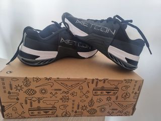 T40 Nike Metcon 8 Negras