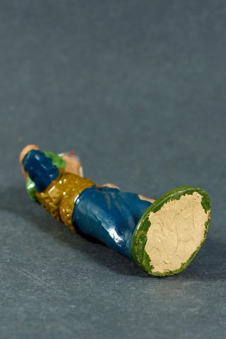 FIGURA DE ADORADOR EN BARRO, PARA BELÉN. 8 CM.
