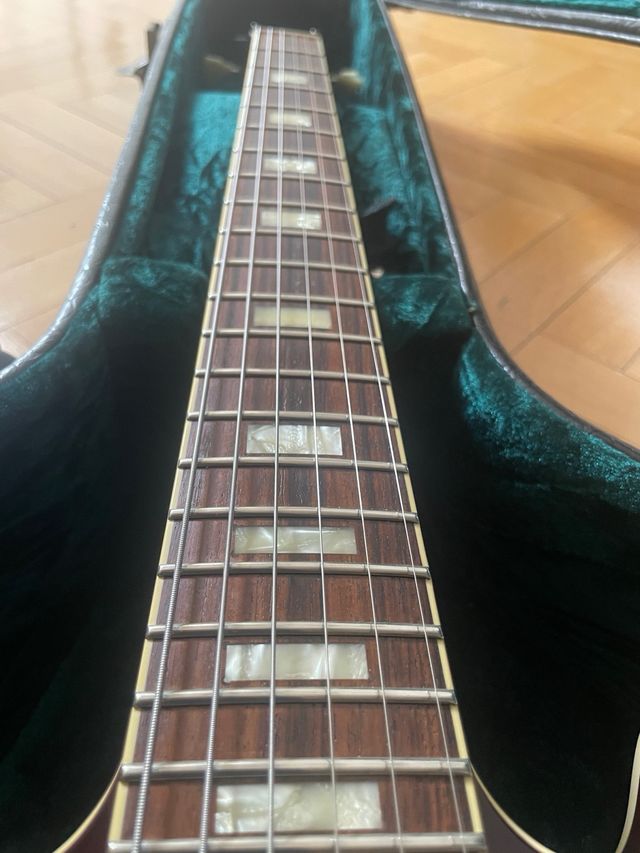 Tokai ES-162: Guitarra eléctrica 335