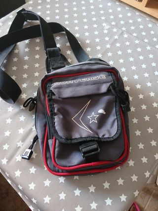 Bolso Converse pequeño gris y rojo