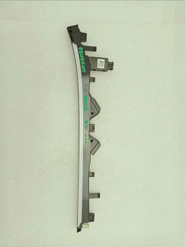 luce interna led peugeot 208/2008 2019-2022 983099