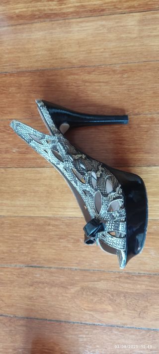 Zapatos tacón serpiente