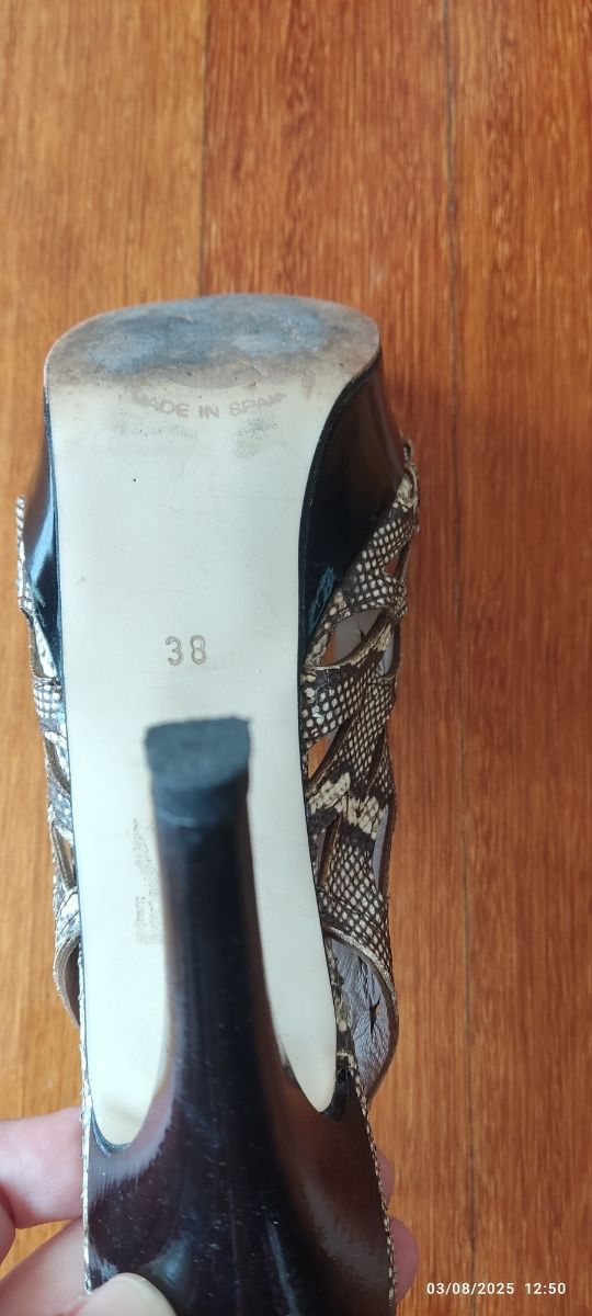 Zapatos tacón serpiente