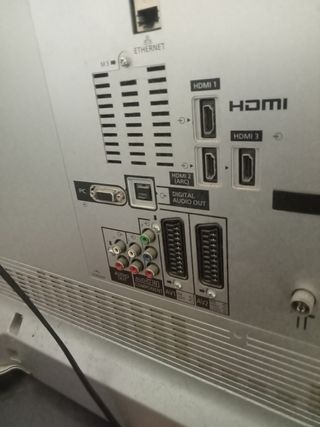 TV Panasonic 32" para reparar o piezas