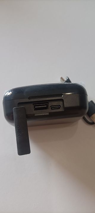 Auricolari Bluetooth Neri e Rossi