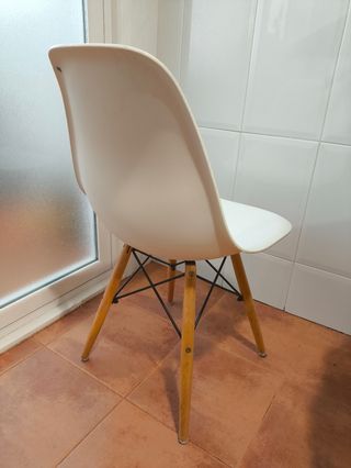2 Sillas estilo nórdico blanco-madera.