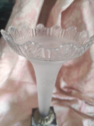 Antiguo Jarrón violetero  de cristal imperio