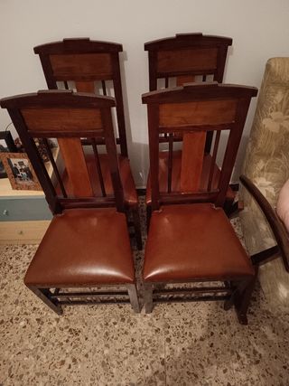 4 Sillas madera-piel marrón