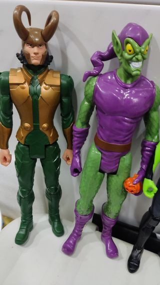 4 Figuras Marvel DC grandes LOTE 4