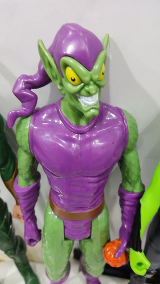 4 Figuras Marvel DC grandes LOTE 4