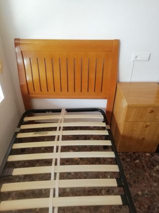 2 camas completas + mesita noche+ colchas+ estor