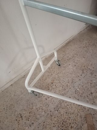 Perchero metálico industrial blanco