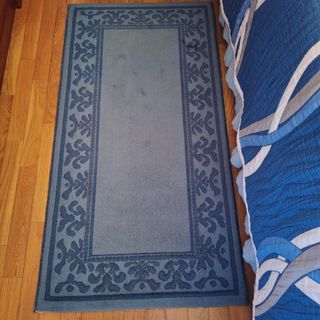 2 alfombras pie de cama  azul 