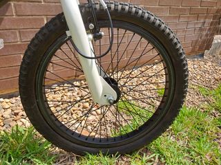 Bicicleta BMX impecable ideal para saltos y trucos