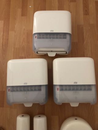 Dispensadores higienico sanitarios para hosteria. 