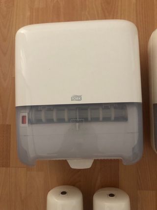Dispensadores higienico sanitarios para hosteria. 