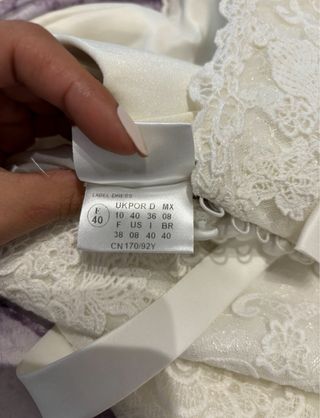 Vestido novia encaje blanco con velo 