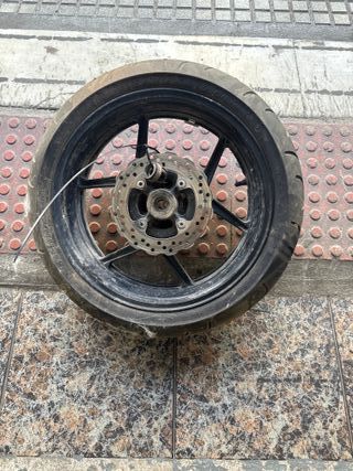 Rueda trasera ZX10 2005